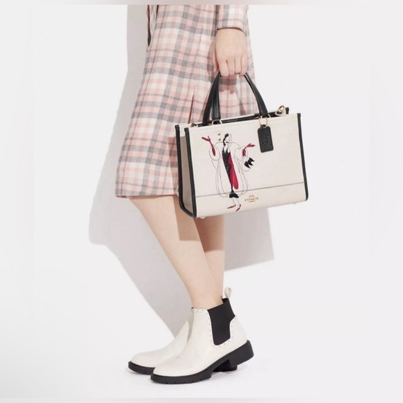 COACH BUNDLE Disney X Coach Dempsey Carryall With Cruella Motif CC946 & Wristlet - Picture 14 of 14
